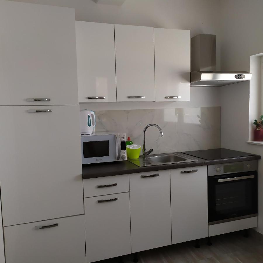 Apartmani Mira 닌 외부 사진