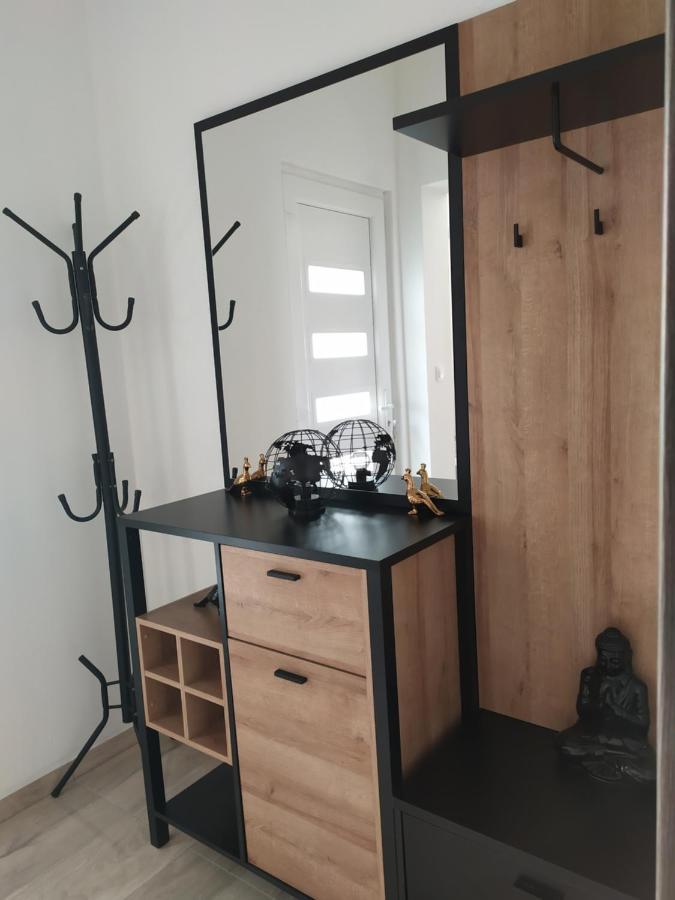 Apartmani Mira 닌 외부 사진